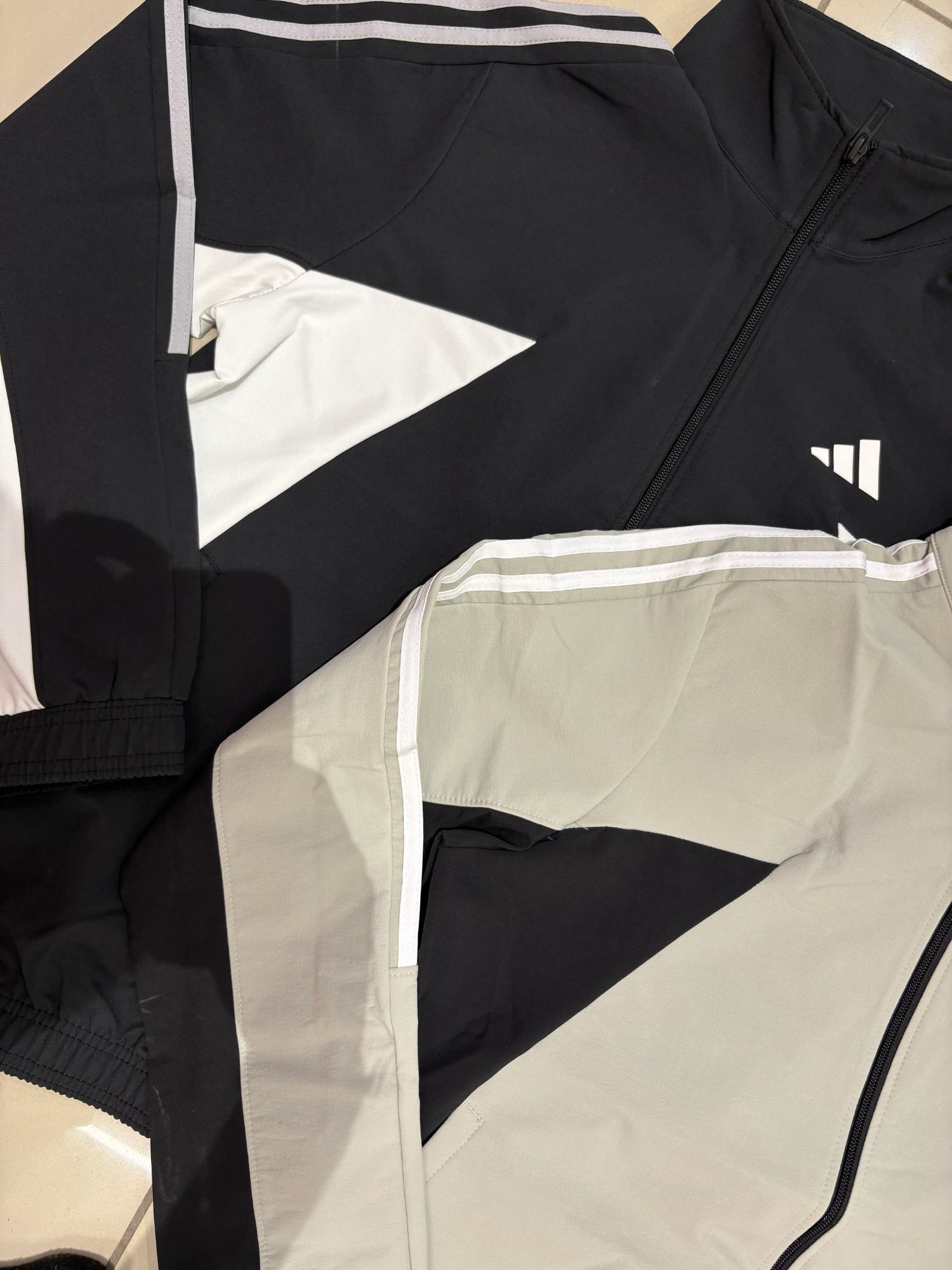 Premium Windcheater - Image 2